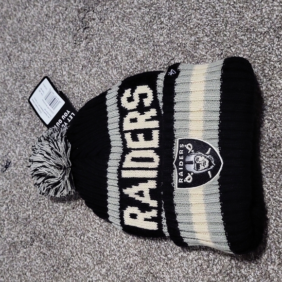 NFL Las Vegas Raiders On Field New Beanie Winter Pom Knit Ski Hat Fleece - Picture 2 of 3